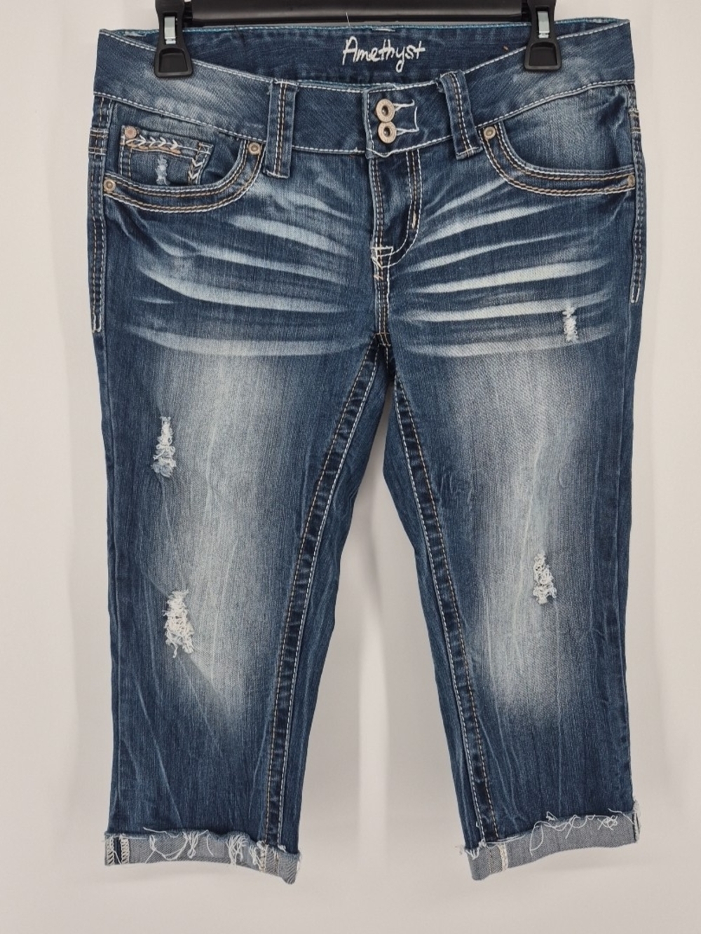 Amethyst Capri Cropped Jeans Size 7 Embroide Cuffed Low Rise Stretch Distressed